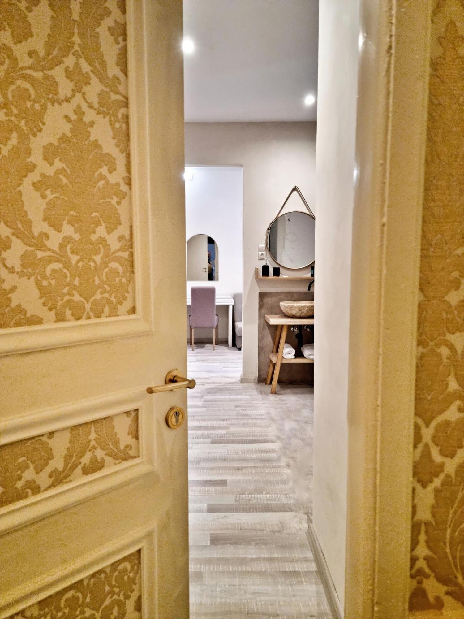 Golden City Center Suites Rhodes City Ngoại thất bức ảnh