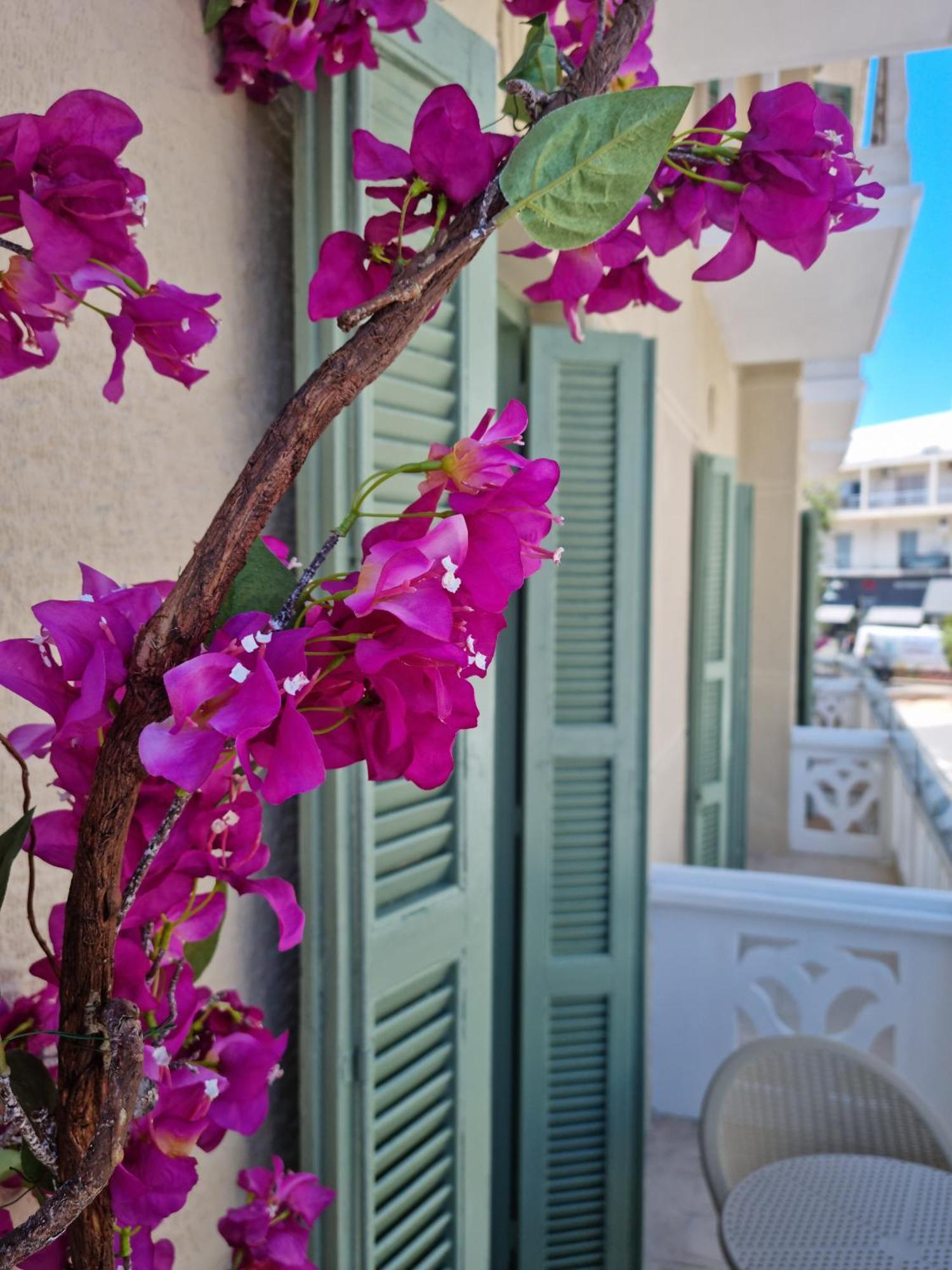 Golden City Center Suites Rhodes City Ngoại thất bức ảnh