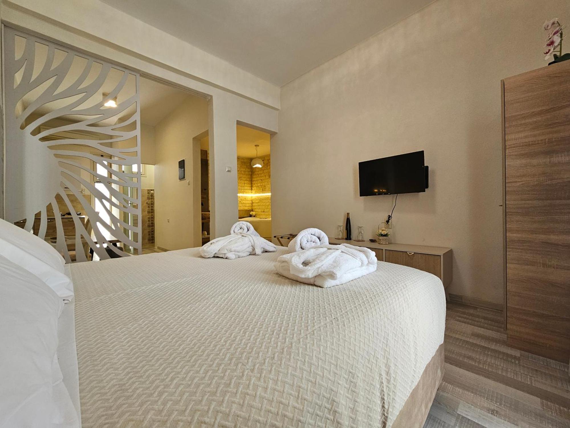 Golden City Center Suites Rhodes City Ngoại thất bức ảnh