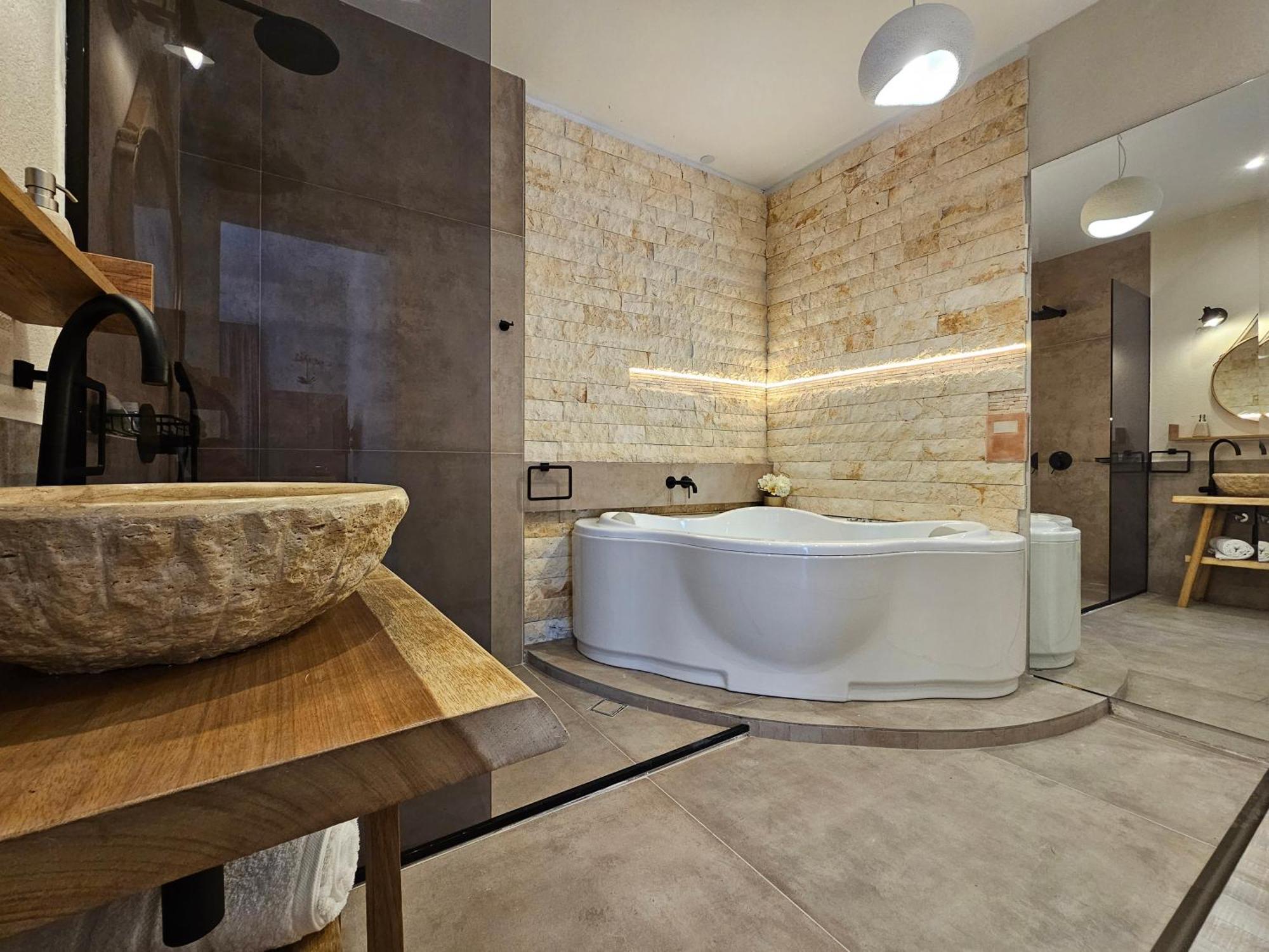 Golden City Center Suites Rhodes City Ngoại thất bức ảnh