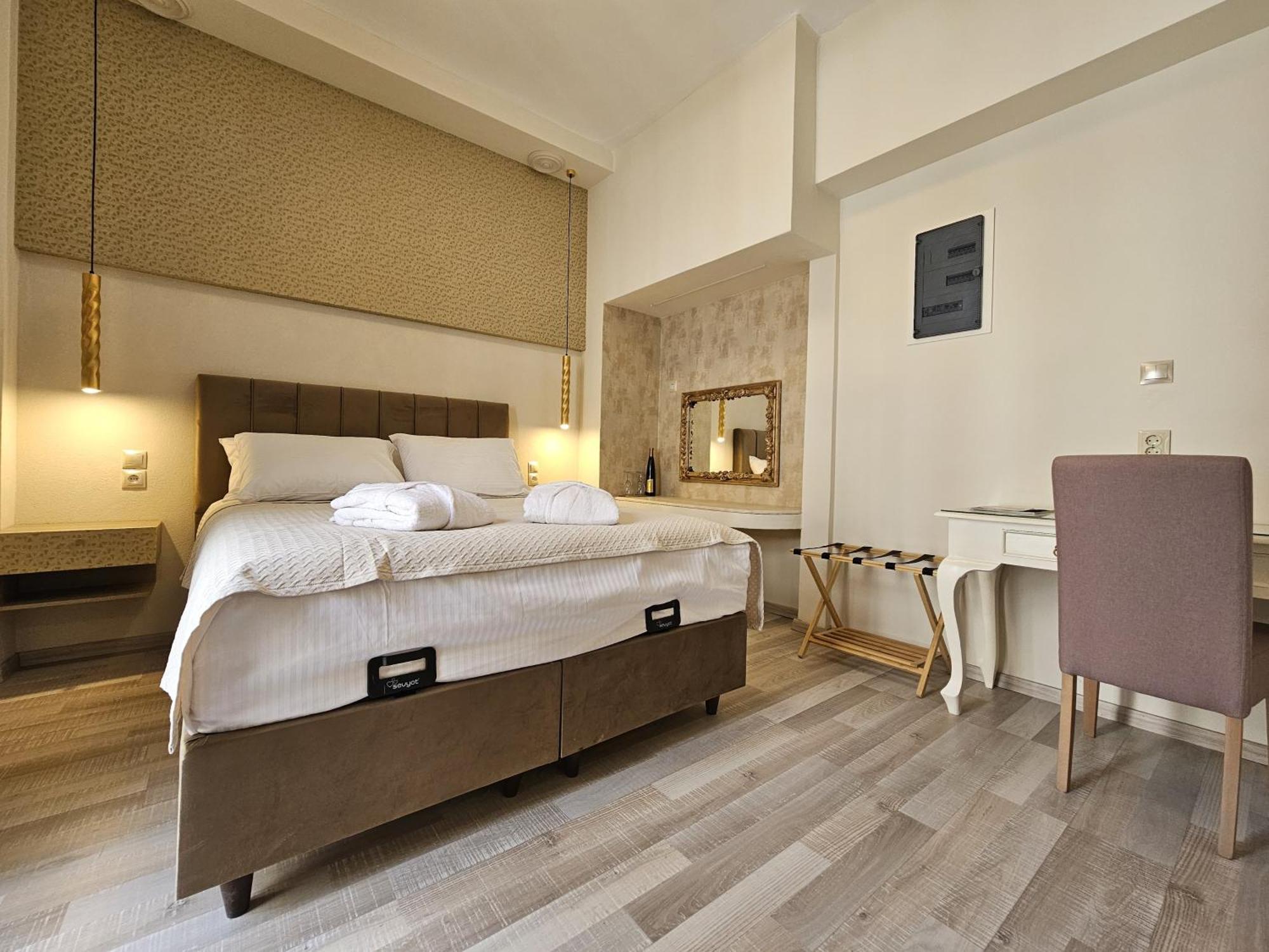 Golden City Center Suites Rhodes City Ngoại thất bức ảnh