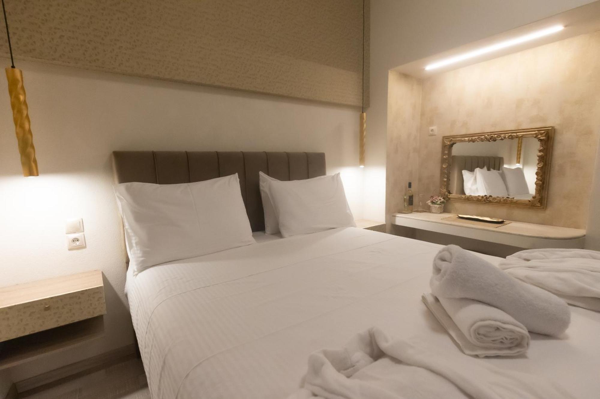 Golden City Center Suites Rhodes City Ngoại thất bức ảnh