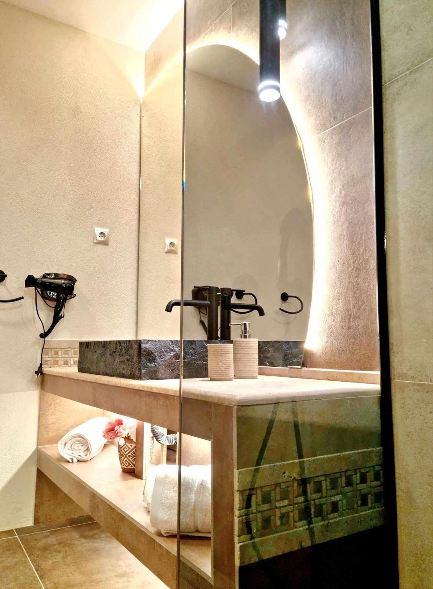 Golden City Center Suites Rhodes City Ngoại thất bức ảnh