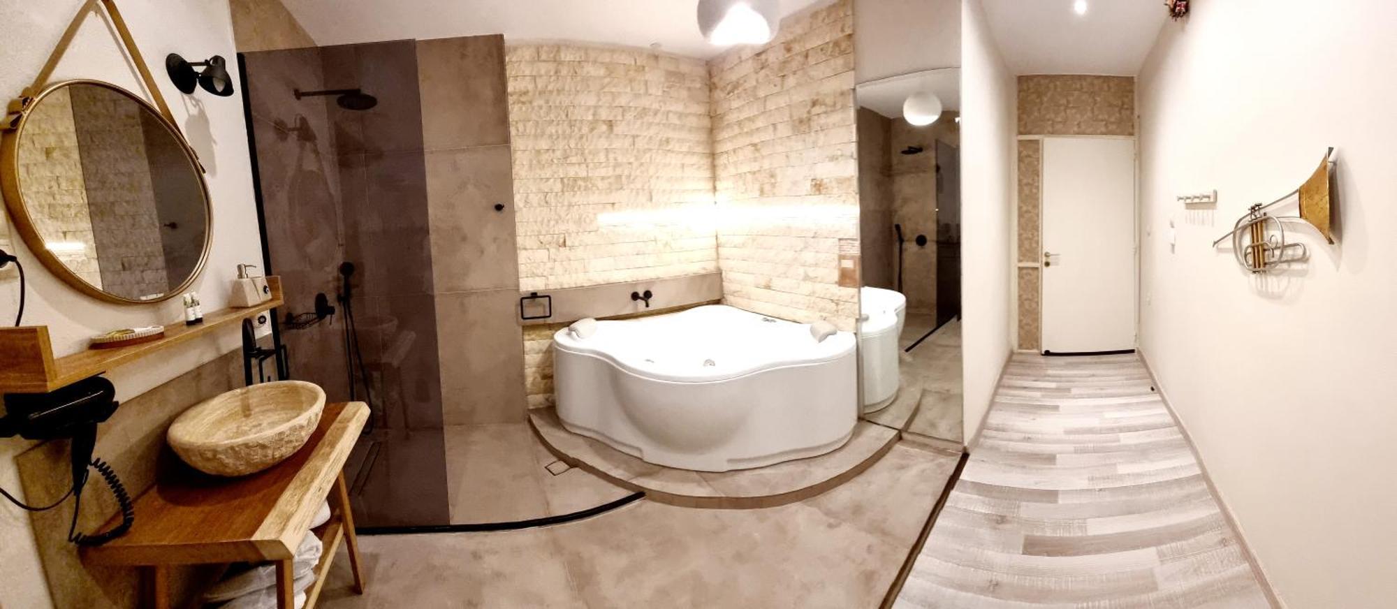 Golden City Center Suites Rhodes City Ngoại thất bức ảnh