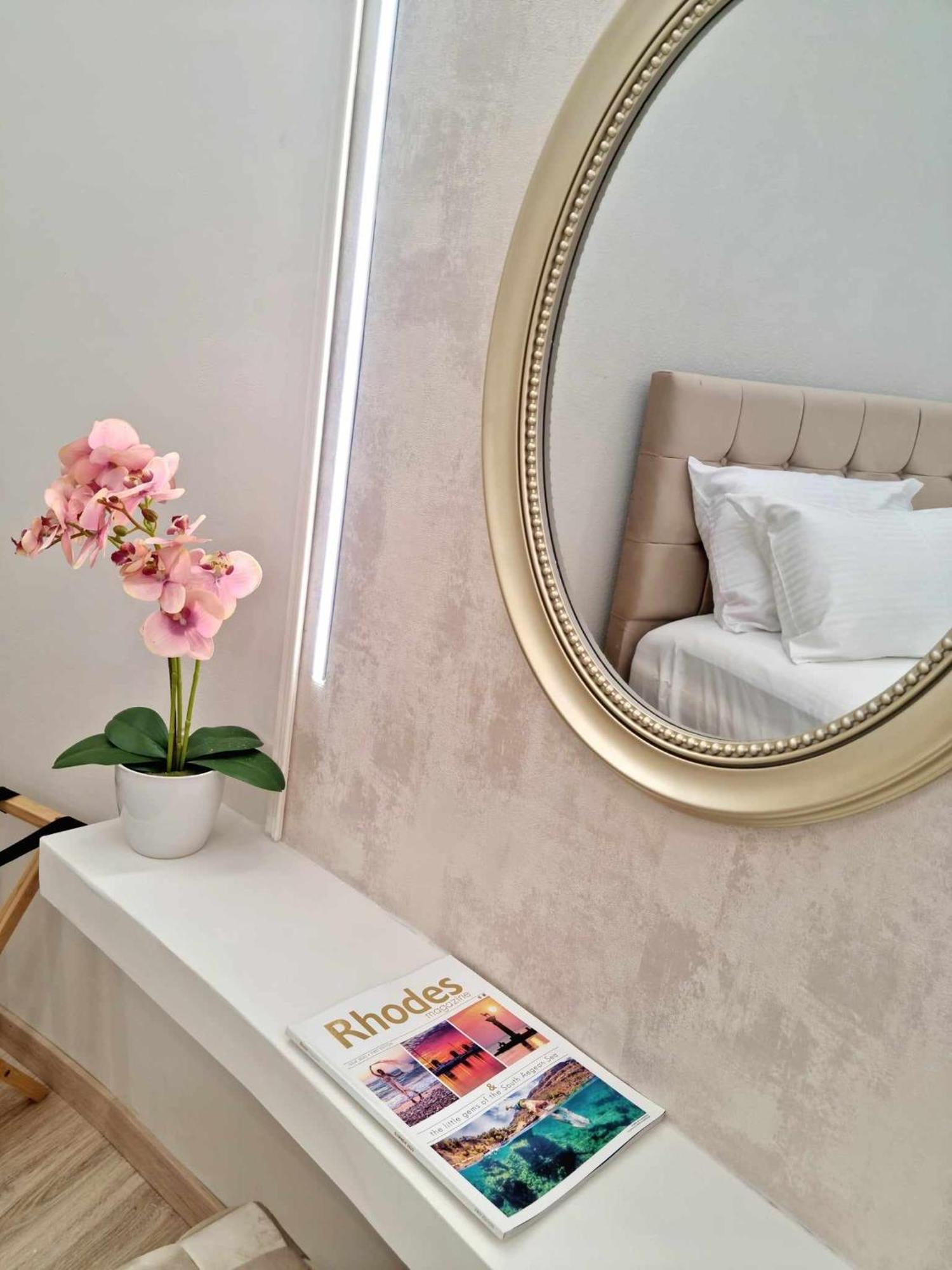 Golden City Center Suites Rhodes City Ngoại thất bức ảnh